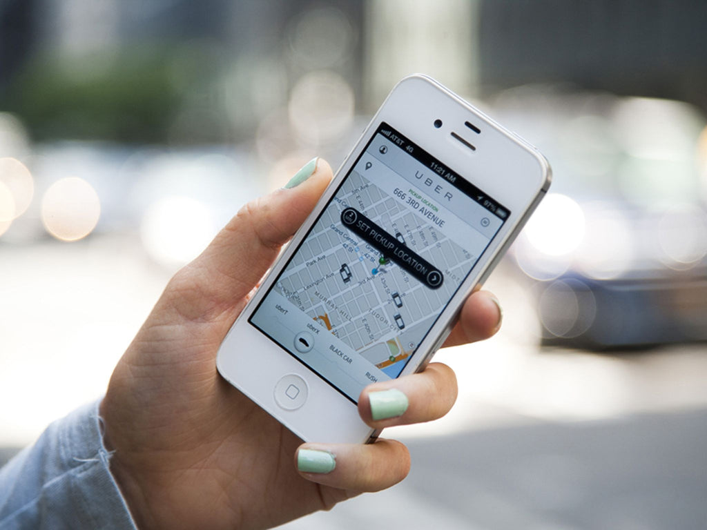 Apple amenazó a Uber con expulsarla de su tienda de aplicaciones si no paraba de rastrear usuarios